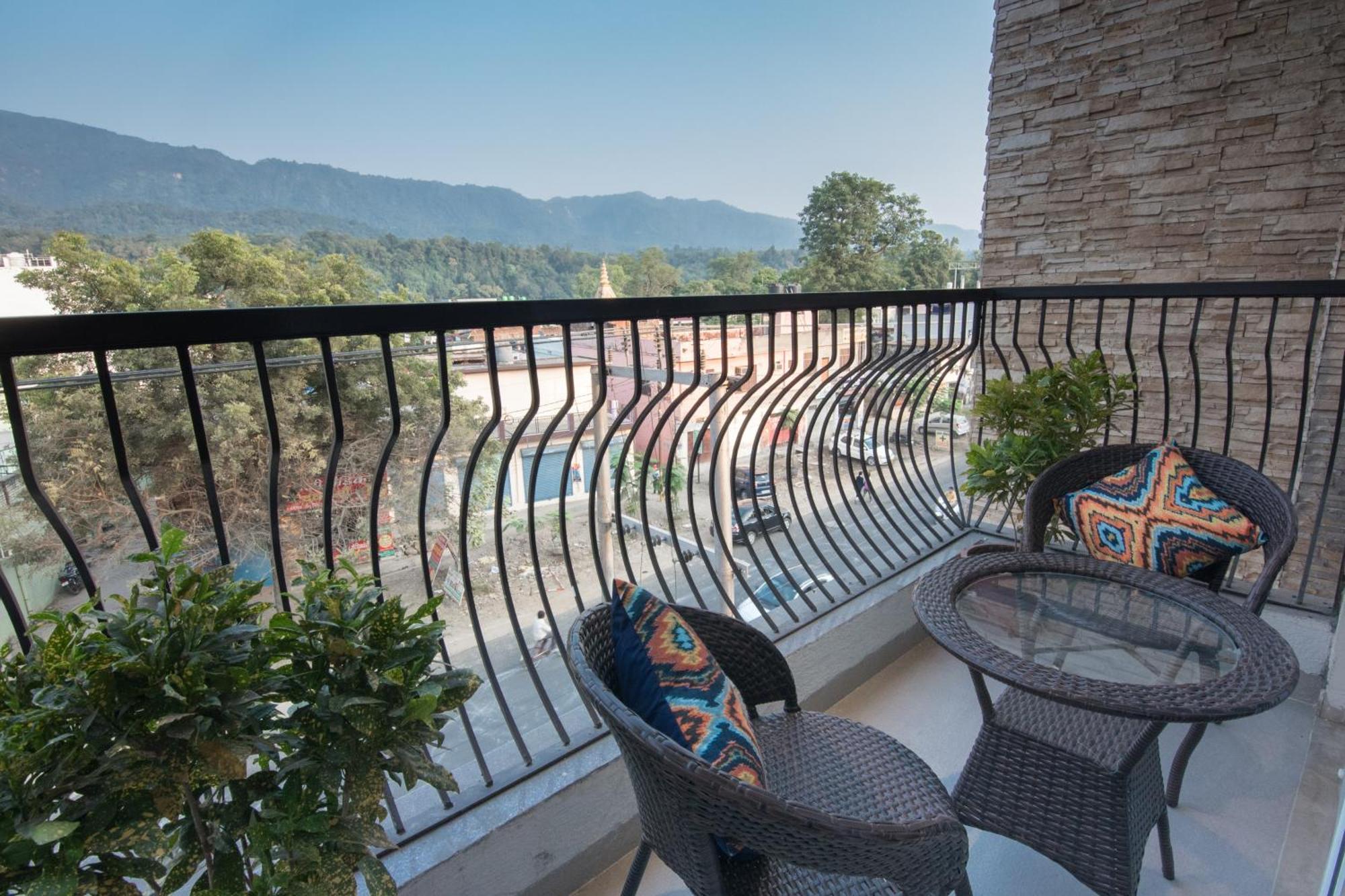 Holywater Hotel By Ganga Kinare #150 Mts From Ganga Ghat Rishīkesh Buitenkant foto