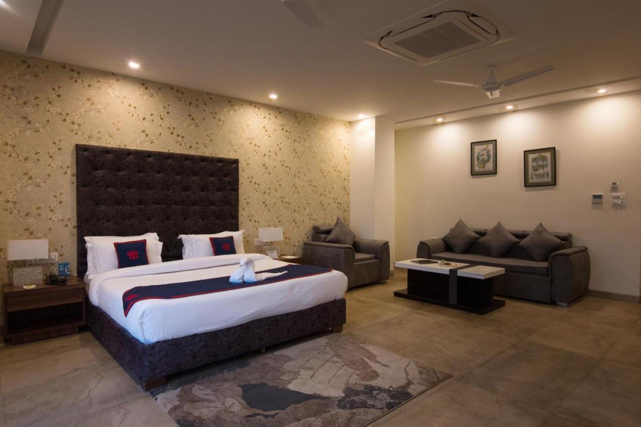 Holywater Hotel By Ganga Kinare #150 Mts From Ganga Ghat Rishīkesh Buitenkant foto