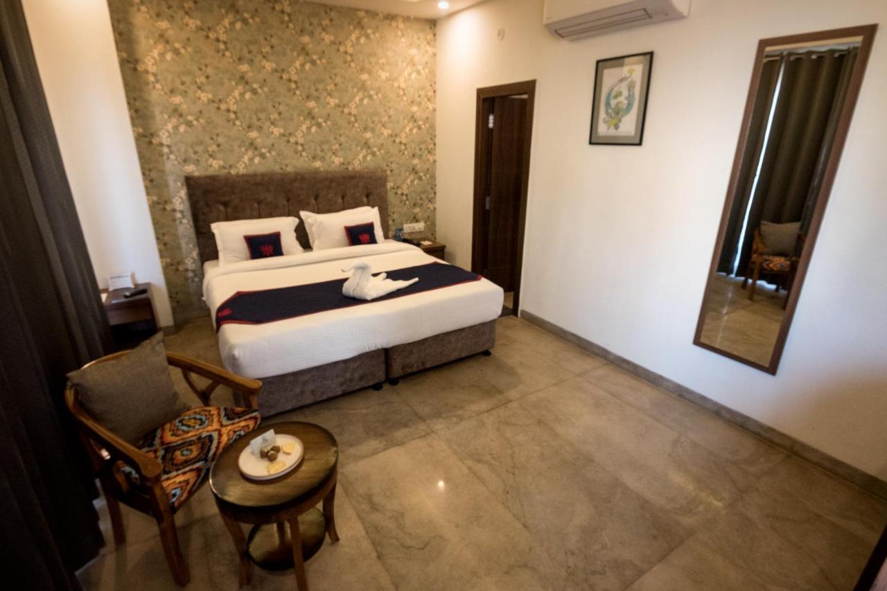 Holywater Hotel By Ganga Kinare #150 Mts From Ganga Ghat Rishīkesh Buitenkant foto