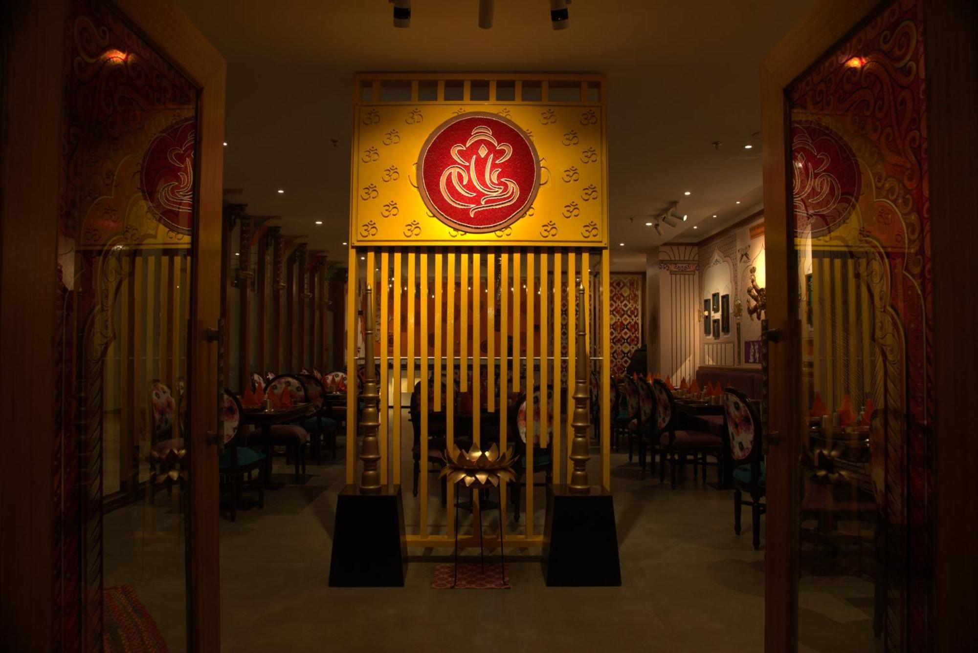 Holywater Hotel By Ganga Kinare #150 Mts From Ganga Ghat Rishīkesh Buitenkant foto